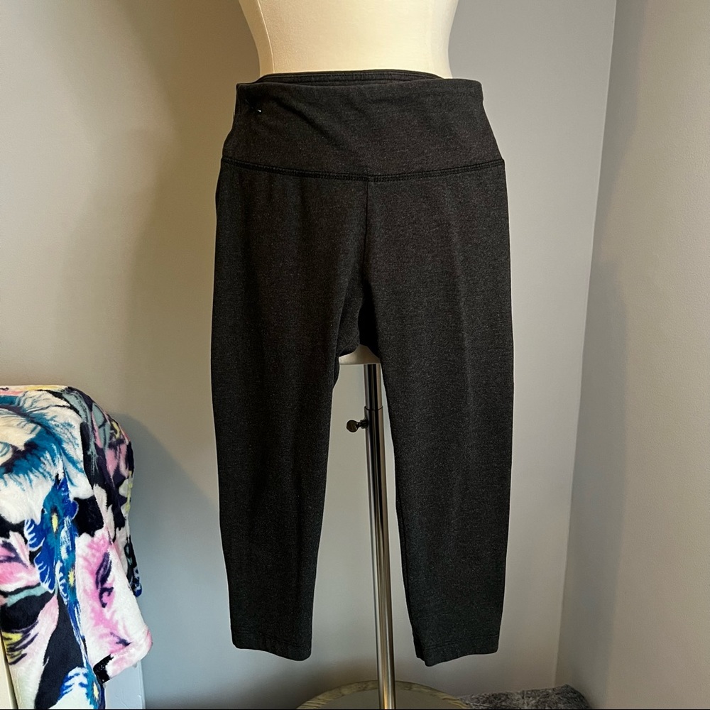 Marika Magic Small Sport Capri Leggings Dark Gray